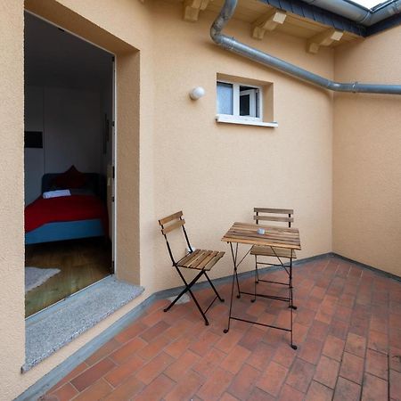 FULL HOUSE Studios - Hawk Apartment - NETFLIX, WiFi inkl Halle  Exterior foto