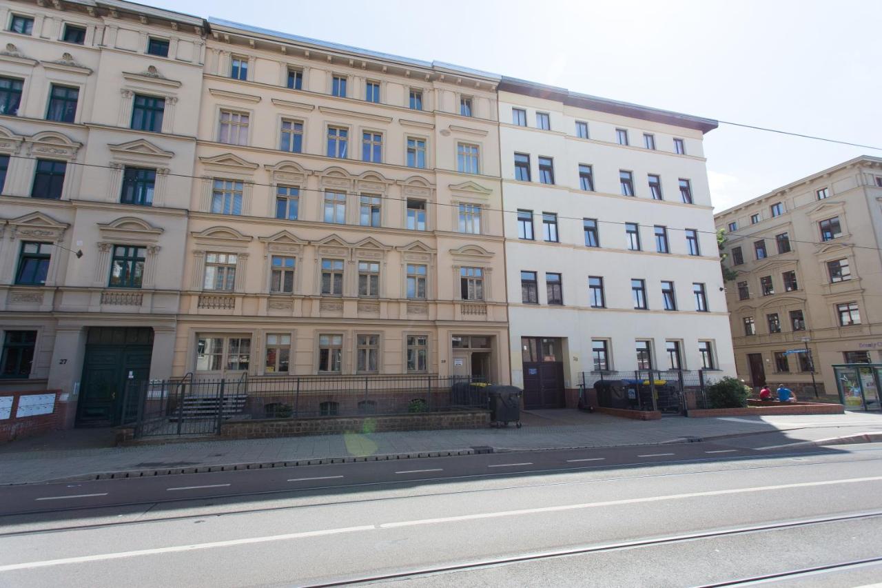 FULL HOUSE Studios - Hawk Apartment - NETFLIX, WiFi inkl Halle  Exterior foto