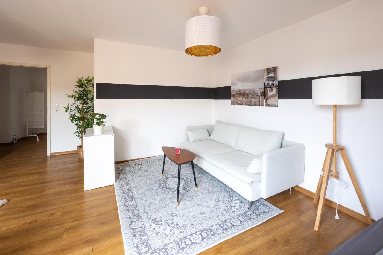 FULL HOUSE Studios - Hawk Apartment - NETFLIX, WiFi inkl Halle  Exterior foto