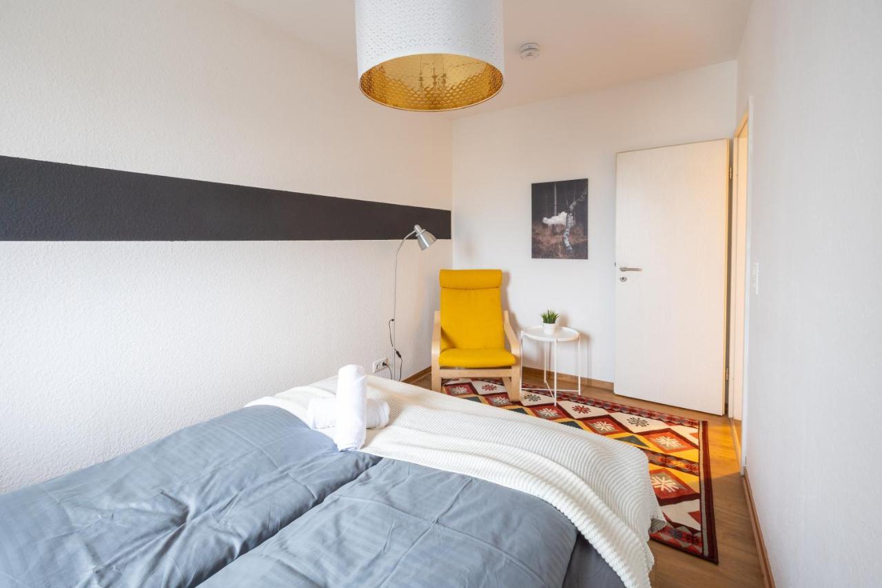 FULL HOUSE Studios - Hawk Apartment - NETFLIX, WiFi inkl Halle  Exterior foto